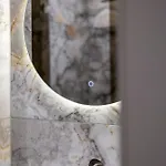 Azur Luxury וארנה