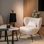 Azur Luxury וארנה