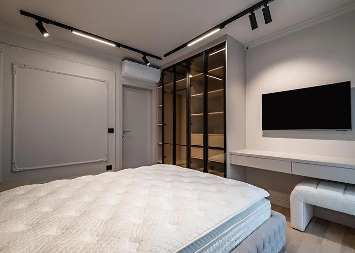 Azur Luxury شقة فارنا