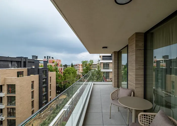 Azur Luxury فارنا