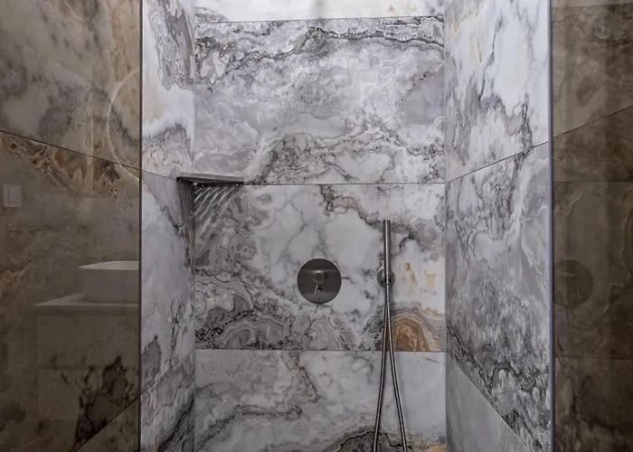 Azur Luxury شقة فارنا