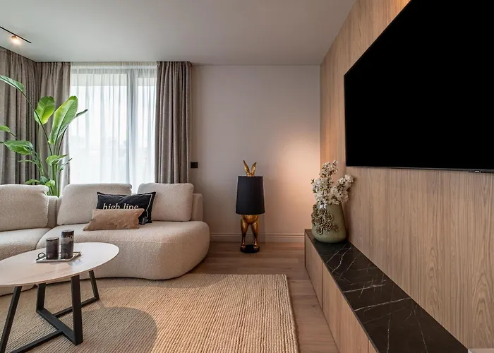 Azur Luxury * فارنا