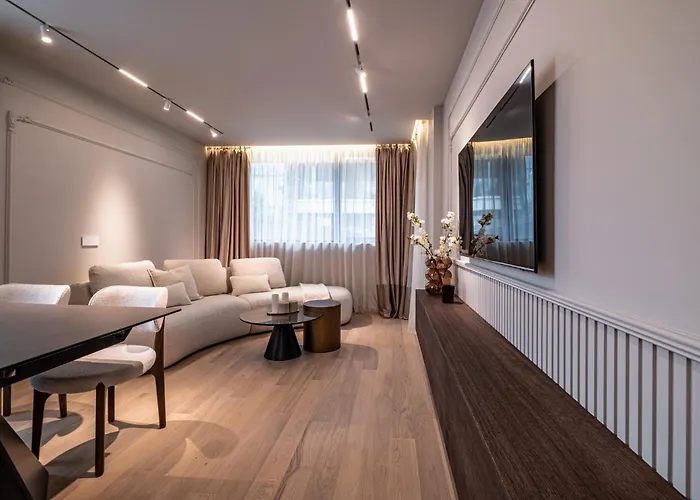 Azur Luxury شقة فارنا