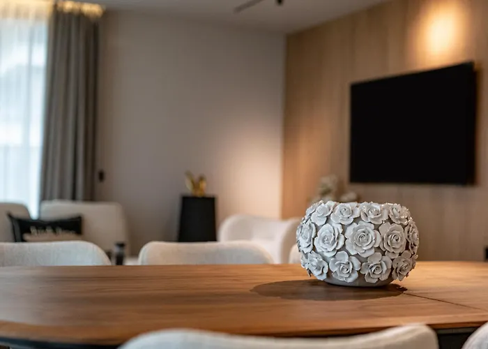 Azur Luxury فارنا