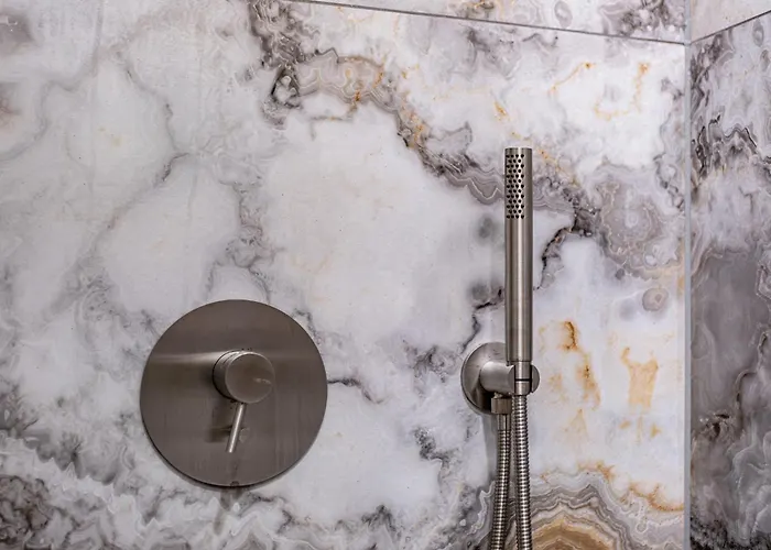 Azur Luxury فارنا